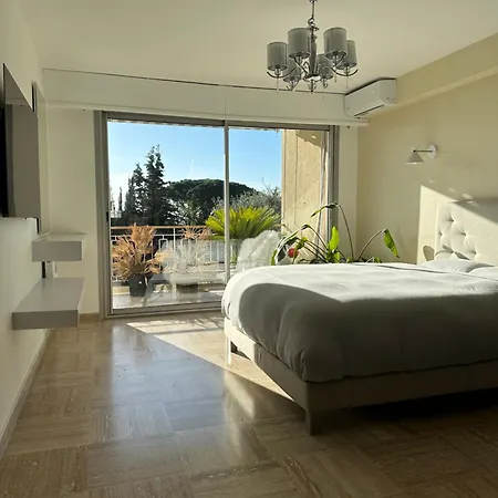 Appartement The Place ***** *