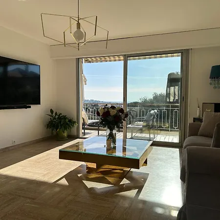 Apartment The Place ***** Cannes